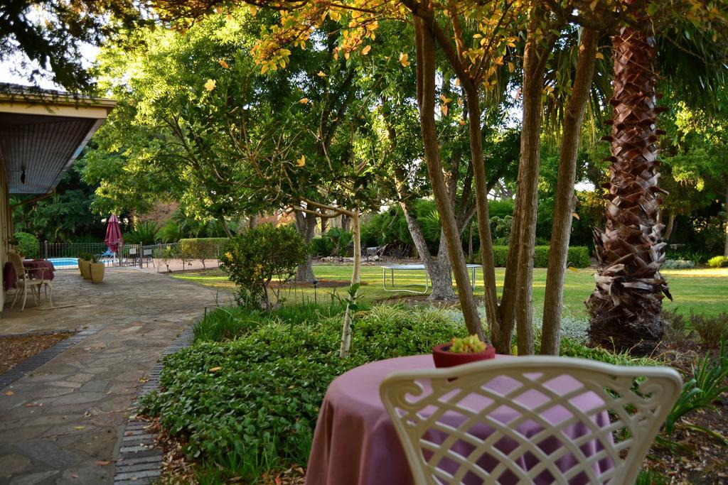 King'S Highway Guest House Съмърсет Уест Екстериор снимка
